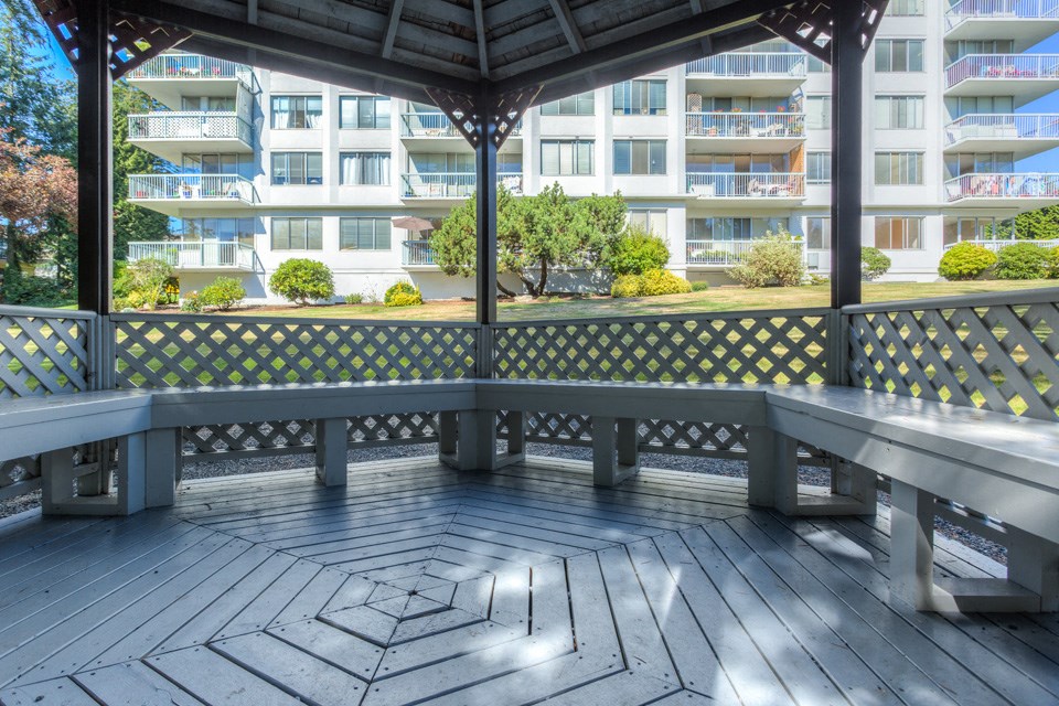 Bayview Gardens Apartments gazebo area in White Rock, BC