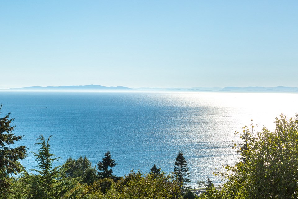 Bayview Gardens Apartments waterfront view in White Rock, BC
