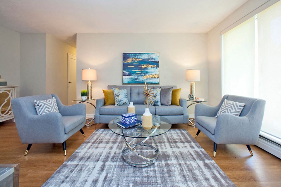 Spacious living room at Bayview Towers in Sarnia, ON