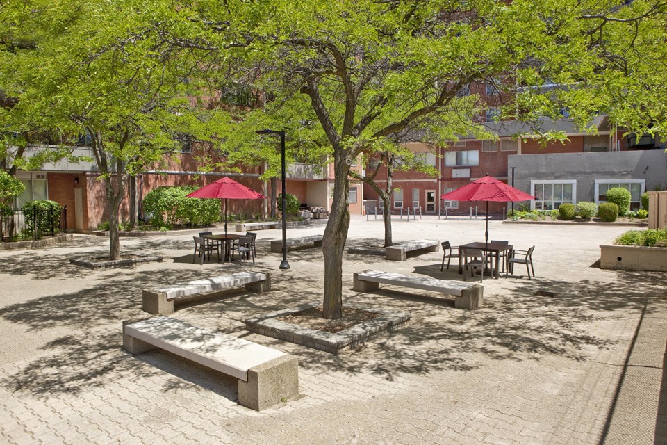 Cambridge Place Apartments outdoor terrace and BBQ area in Scarborough, ON