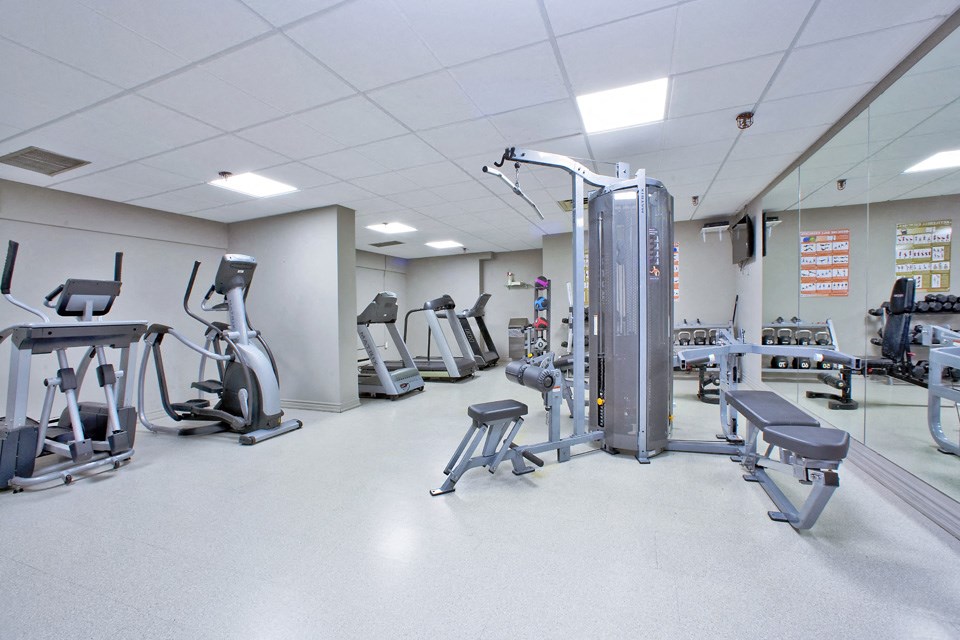Cambridge Place Apartments fully equipped fitness centre in Scarborough, ON