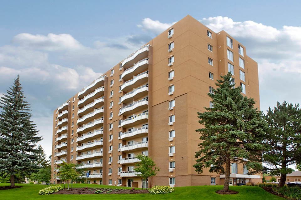 Capitol Hill in Kitchener, ON exterior of building and landscape