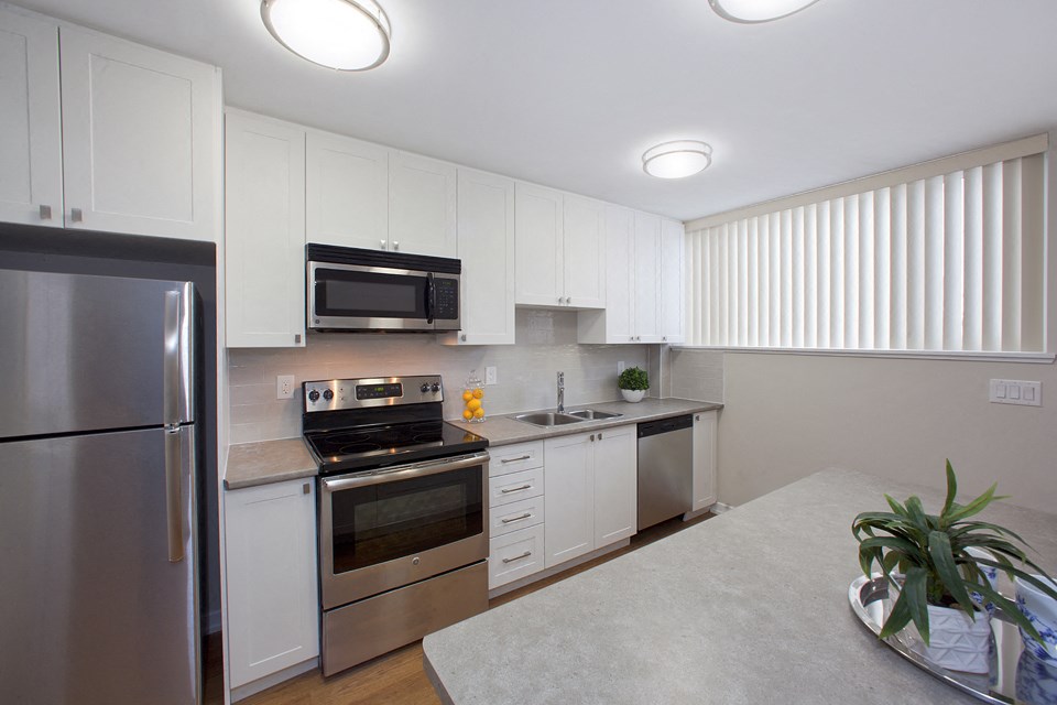 Carriage Hill in Oshawa, ON kitchen includes stainless steel appliances