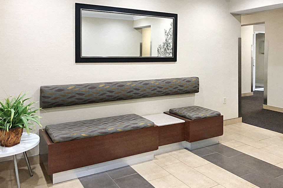 Cedarpoint in Cambridge, ON lobby entrance with lounge seating