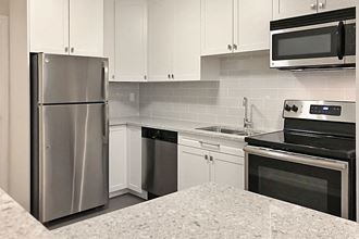 Cedarpoint in Cambridge, ON kitchen includes stainless steel appliances - Photo Gallery