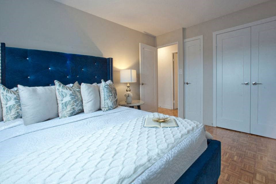 Highpoint Kitchener in Kitchener, ON large bedroom with closet