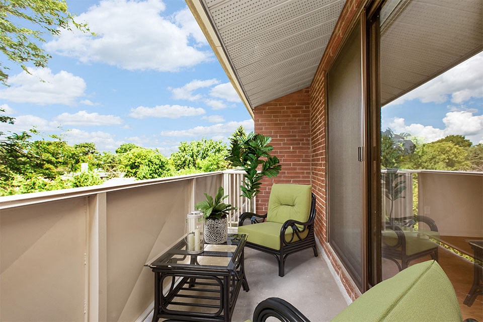 Chestnut Court in-suite private balcony access in St. Thomas, ON