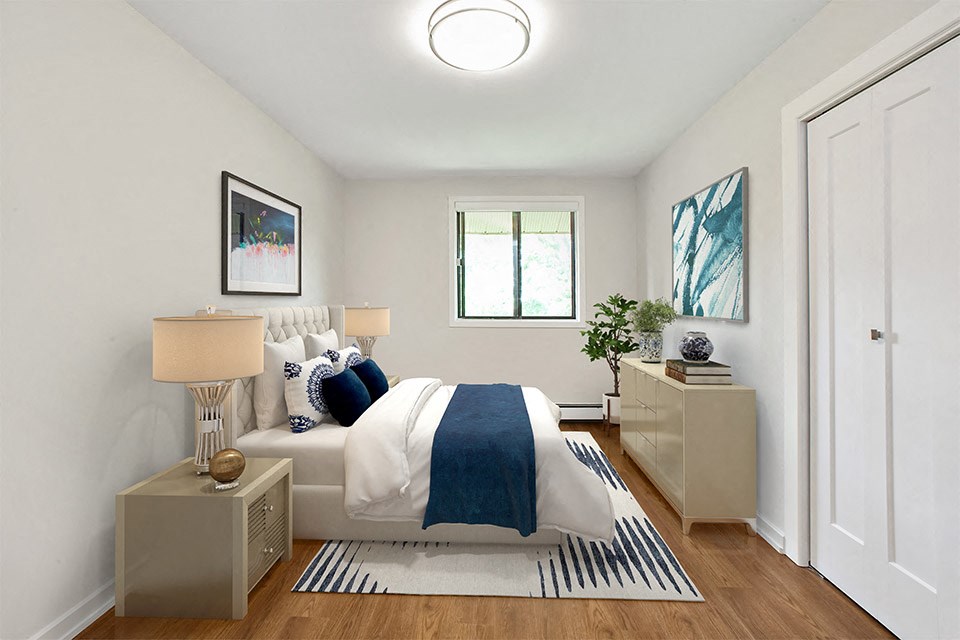 Chestnut Court in St. Thomas, ON spacious bedroom