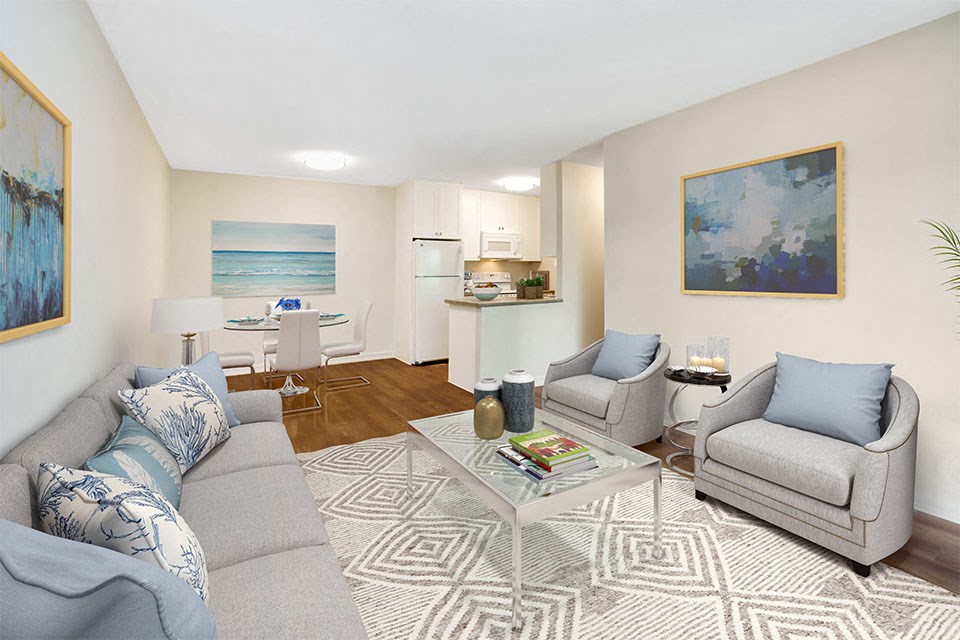 Chestnut Court in St. Thomas, ON living room with