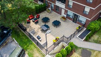 outdoor patio at The Parkwood Belleville ON