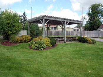 High Street Apartments in Fort Erie, ON community garden and gazebo