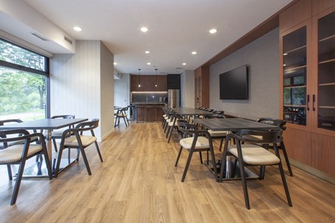 Edgehill Apartments in Barrie, ON Social Room with ample seating