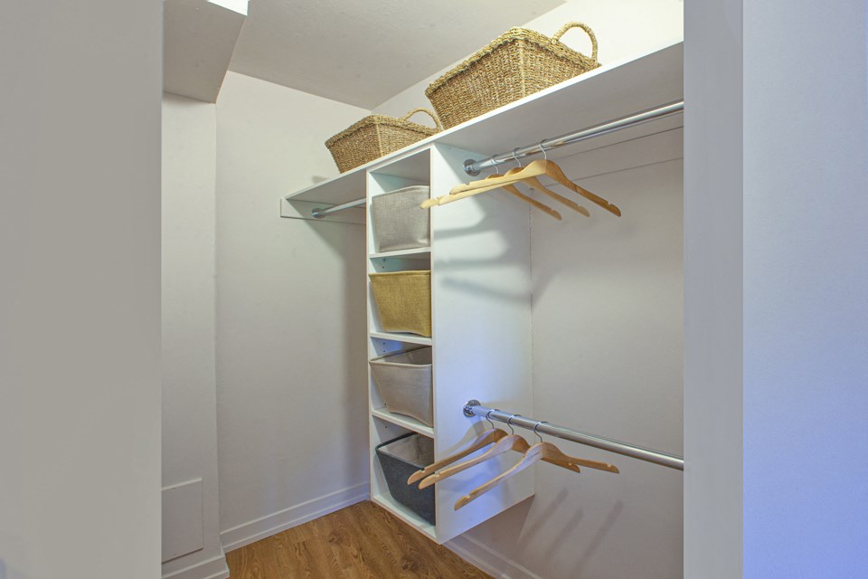 Harbourview Apartments walk-in closet in primary bedroom in Oakville, ON