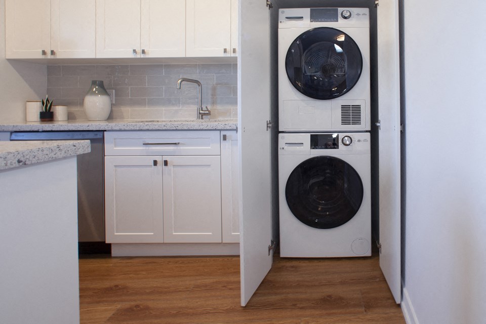 Harbourview Apartments in-suite laundry in Oakville, ON