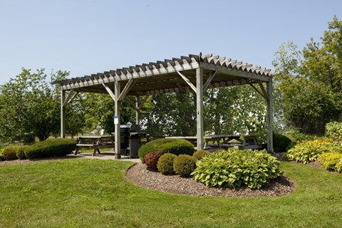 High Street Apartments BBQ area featuring gazebo and picnic tables in Fort Erie, ON