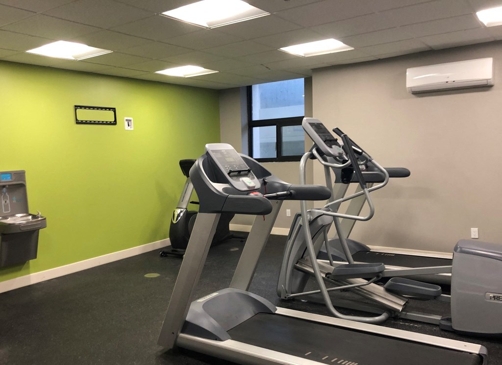 Highpoint Kitchener fitness facility with treadmill and elliptical machine in Kitchener, ON