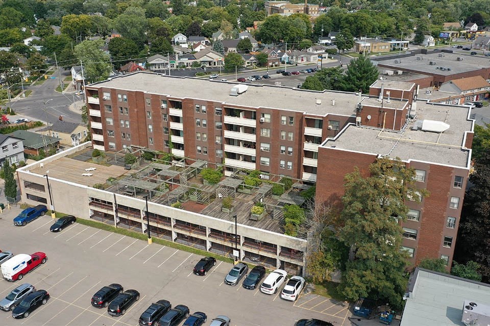 Outdoor terrace with seating at Hillcrest Terrace in St. Catharines