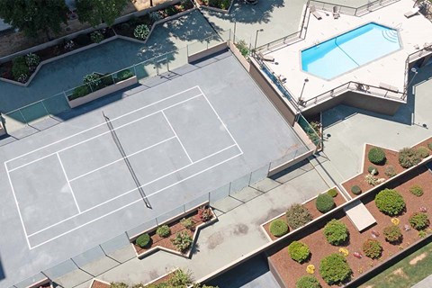 Horizon Towers in Burnaby, BC drone image of tennis court and pool