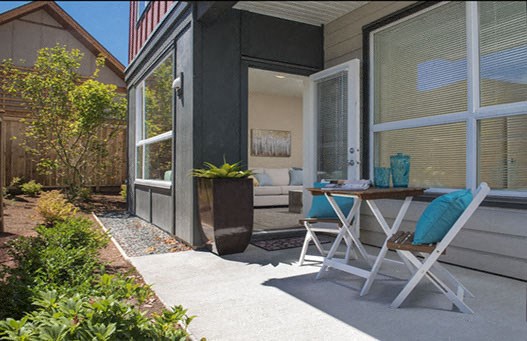 Hoylake Apartments in Victoria, BC outdoor patio on first floor suites