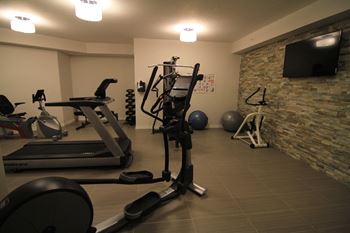 Rittenhouse Place in Kitchener, ON fitness facility
