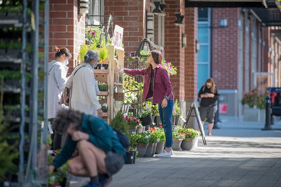Inlet Glen Apartments in Port Moody, BC neighbourhood flower shop