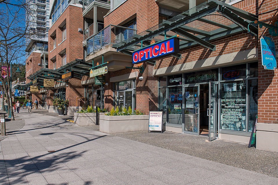 Inlet Glen Apartments in Port Moody, BC close proximity to retail stores and cafes