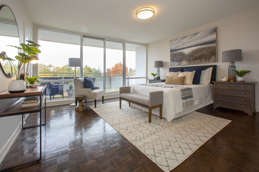 La Salle Towers Apartments, 20 North Shore Boulevard West, Burlington