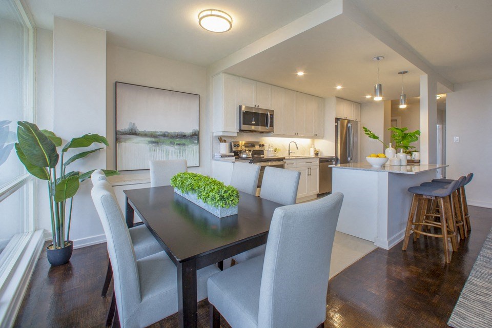 La Salle Towers Kitchen Dining area in Burlington, ON