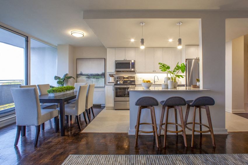 La Salle Towers Apartments, 20 North Shore Boulevard West, Burlington