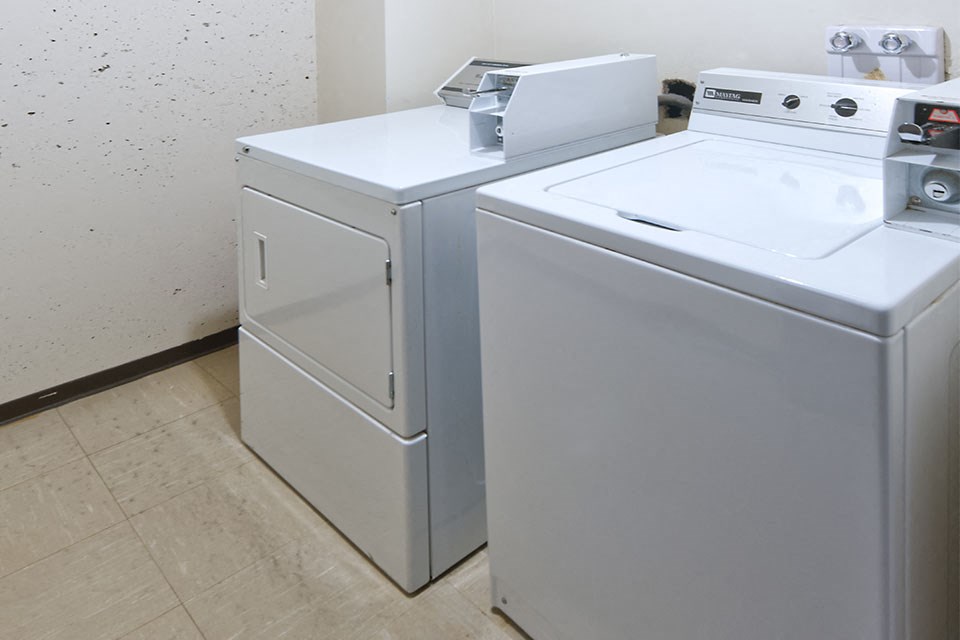 Les Jardins Hauterive in Sherbrooke, QC laundry facility includes washers and dryers