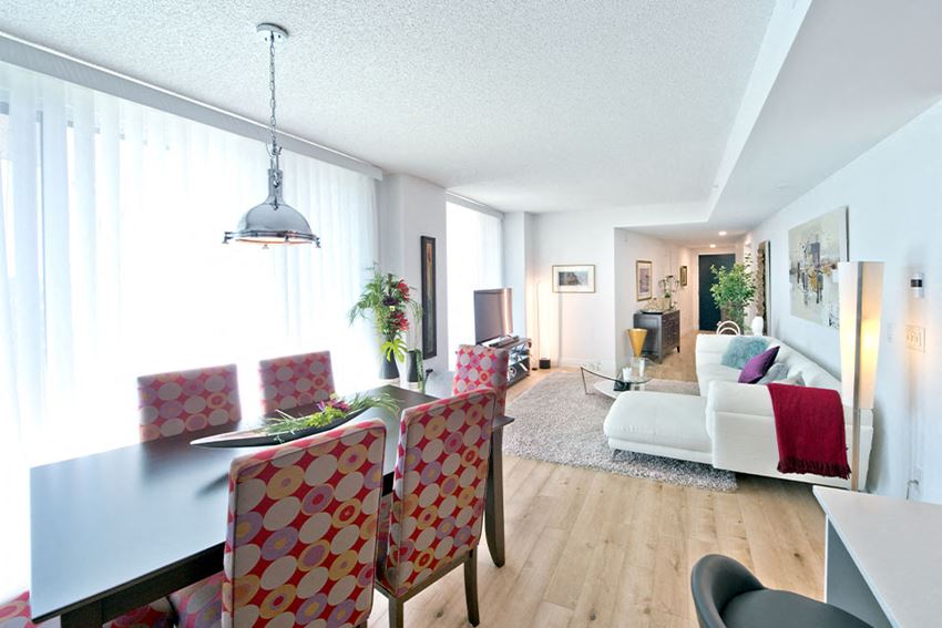 Lumineau Appartements Apartments, 235 Rue Bellevue, Sherbrooke, QC