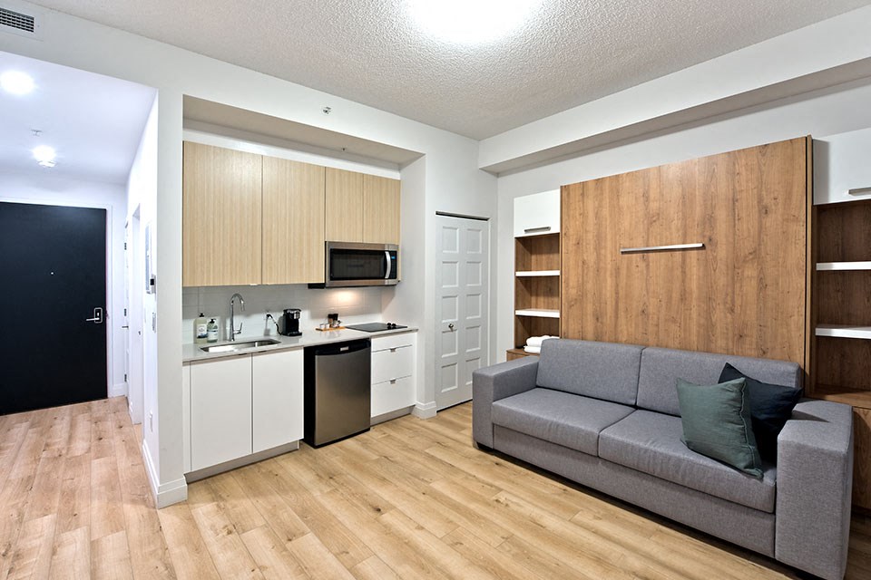 Lumineau in Sherbrooke, QC guest suite with kitchenette