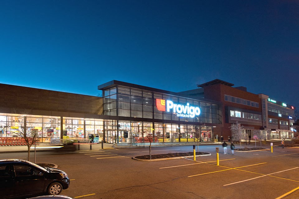 Close proximity to Provigo grocery store