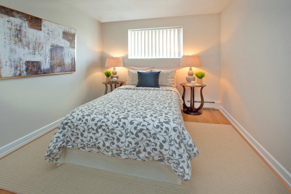 Lyndon Place bedroom with hard surface flooring in Niagara Falls, ON