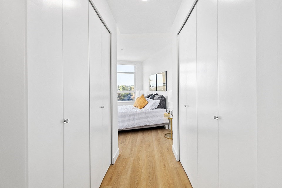 Lynnmour Apartments in North Vancouver, BC Bedroom Walk In Closet