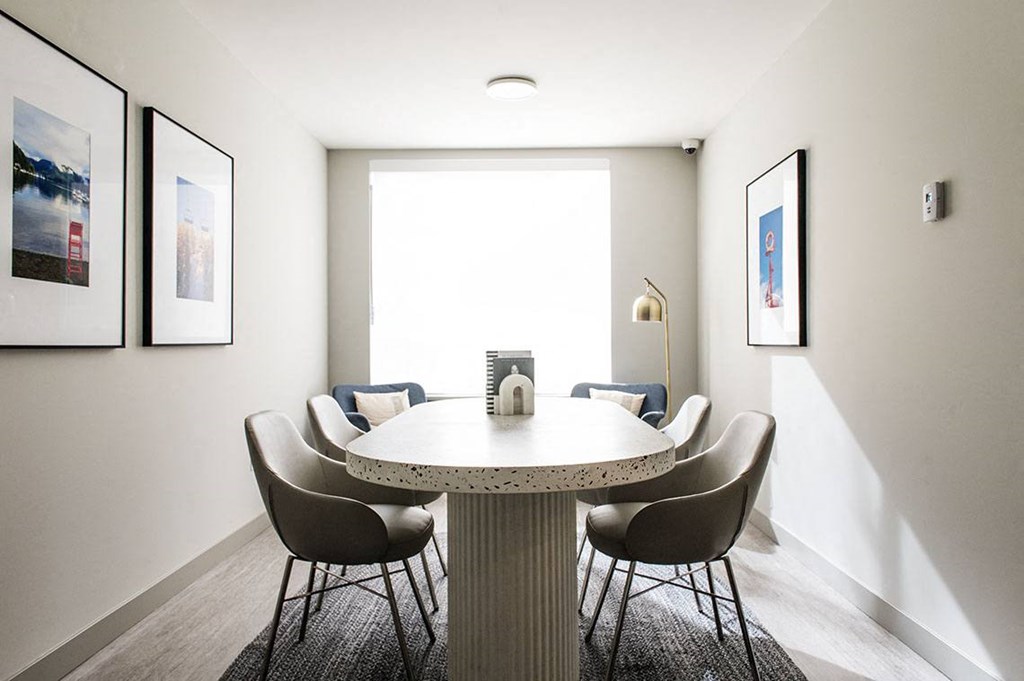 Lynnmour Apartments in North Vancouver, BC Co-working Lounge