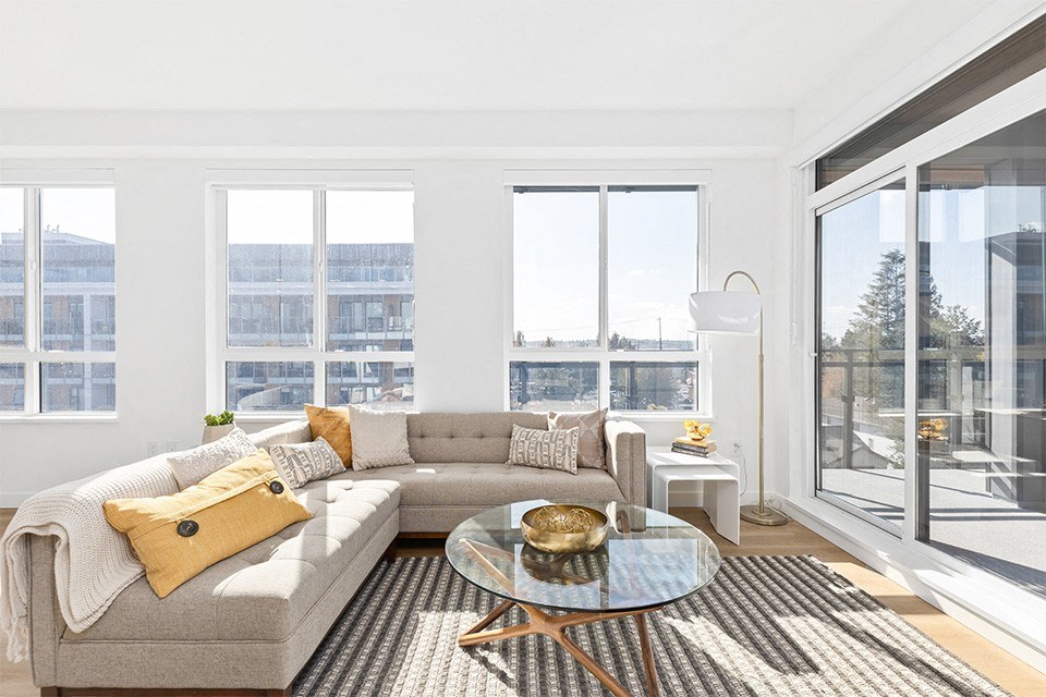 Lynnmour Apartments in North Vancouver, BC Living room