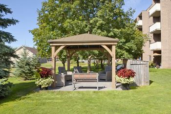 Mountain View in Collingwood, ON Gazebo and outdoor BBQ area