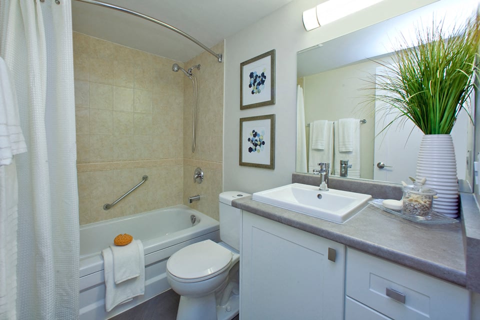 Northumberland Place bathroom with full size bathtub in Port Hope, ON