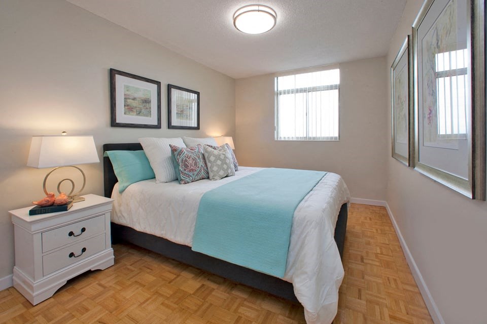 Northumberland Place large bedroom with hardwood flooring in Port Hope, ON