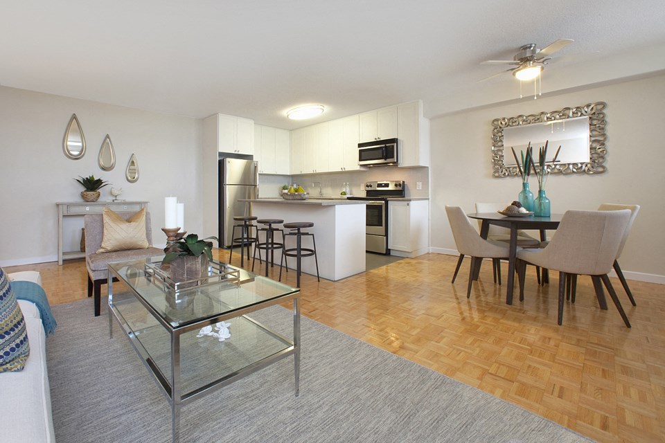 Northumberland spacious open concept suite with hardwood flooring in Port Hope, ON