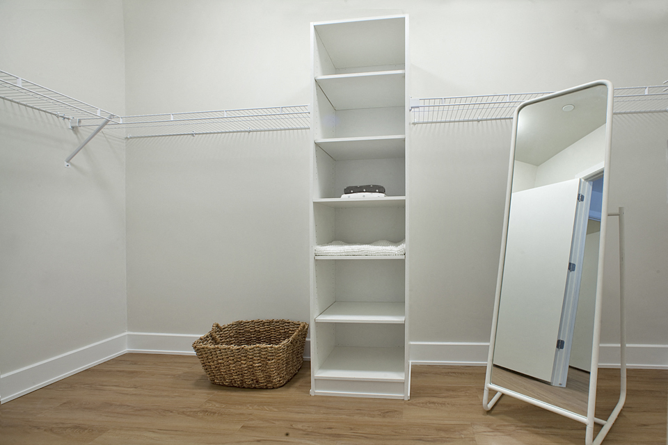 Nuovo large master bedroom walk-in closet in Ottawa, ON