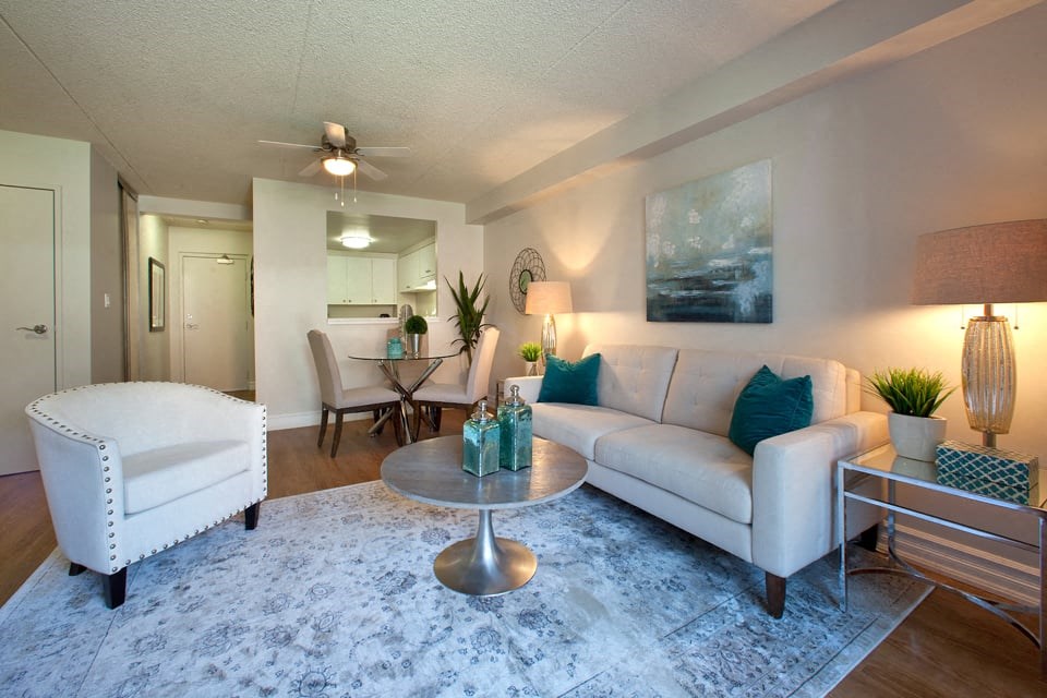 Oakdale Heights spacious, modern living room in St. Catharines, ON