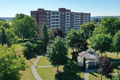 Exterior of building with gazebo area at Park Place in Bradford, ON