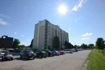 Riverbend Tower in Chatham, ON surface parking