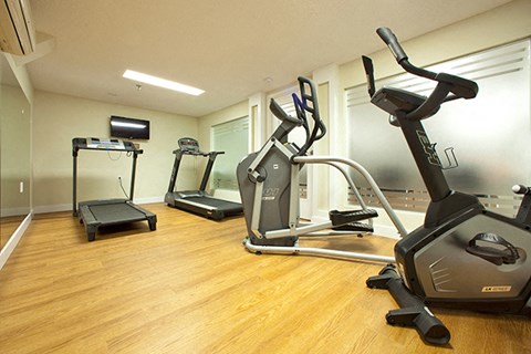 Regency Place fitness facility in Whitby, ON