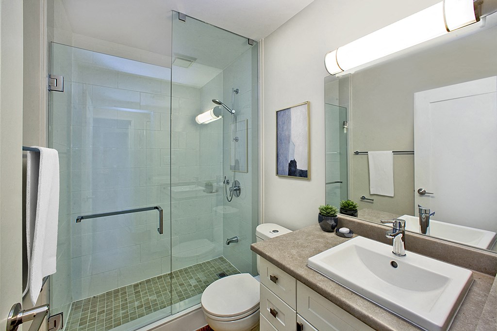 Regency Towers modern bathroom