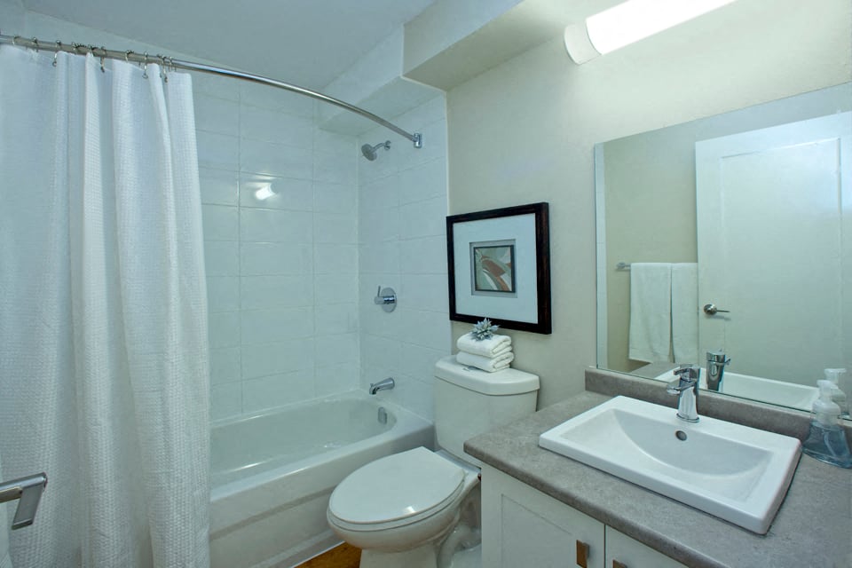 Regency Towers contemporary bathroom with full size bathtub in St. Catherines, ON