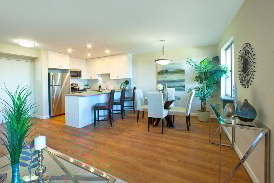 Regency Towers view of kitchen and dining area from living room in St. Catherines, ON