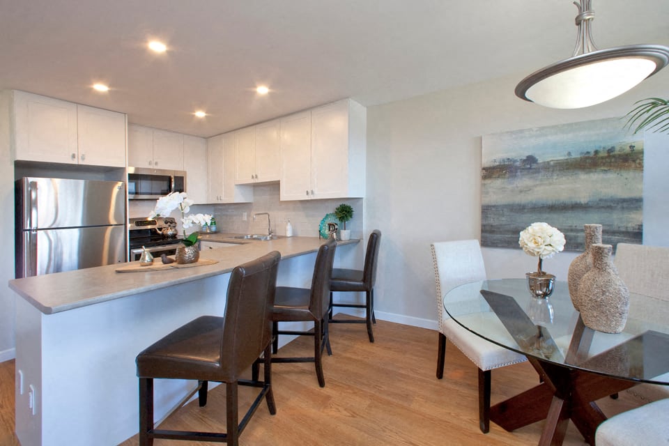 Regency Towers kitchen with built-in breakfast bar in St. Catherines, ON